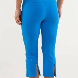 Lululemon Women Gather & Crow Cropped Leggings Sz 8 Beaming Blue